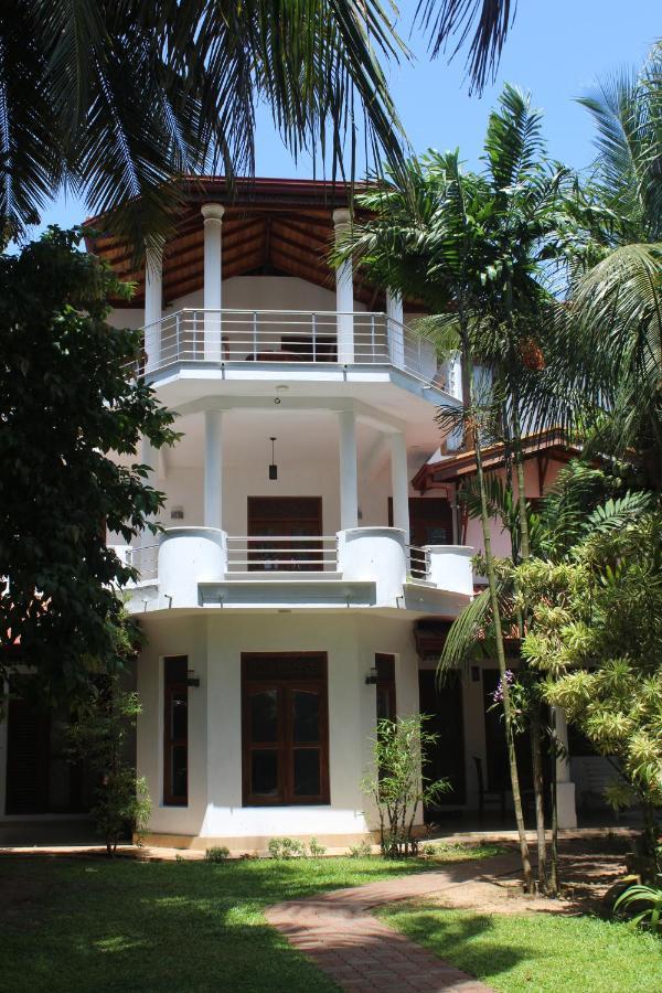 Helianto Social Villa Bentota Luaran gambar