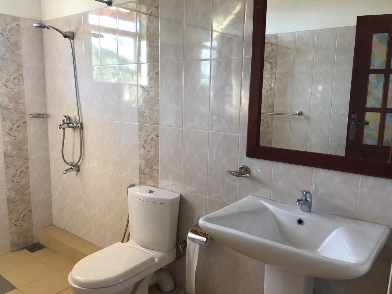 Helianto Social Villa Bentota Luaran gambar