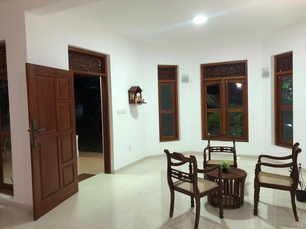 Helianto Social Villa Bentota Luaran gambar
