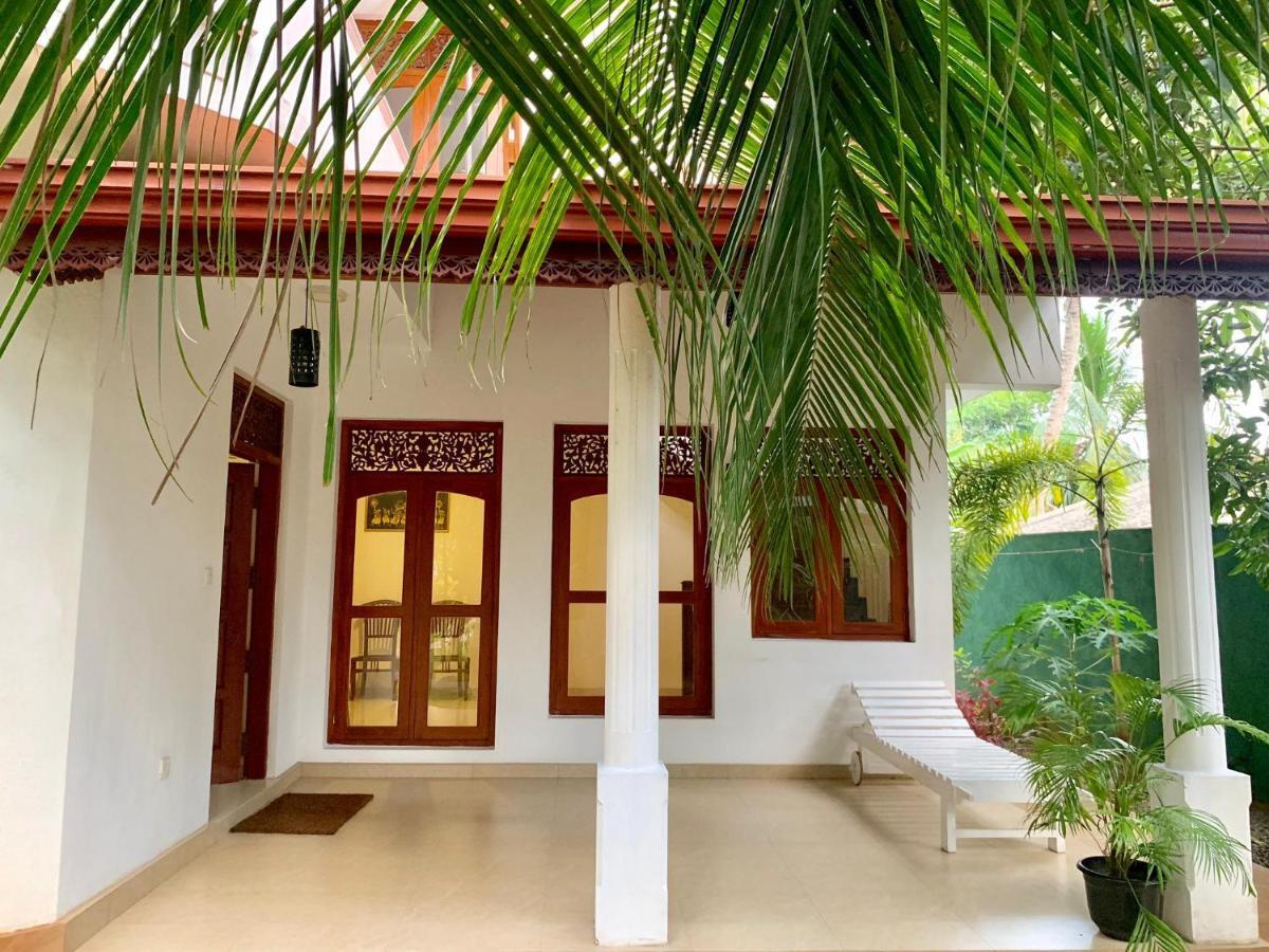 Helianto Social Villa Bentota Luaran gambar